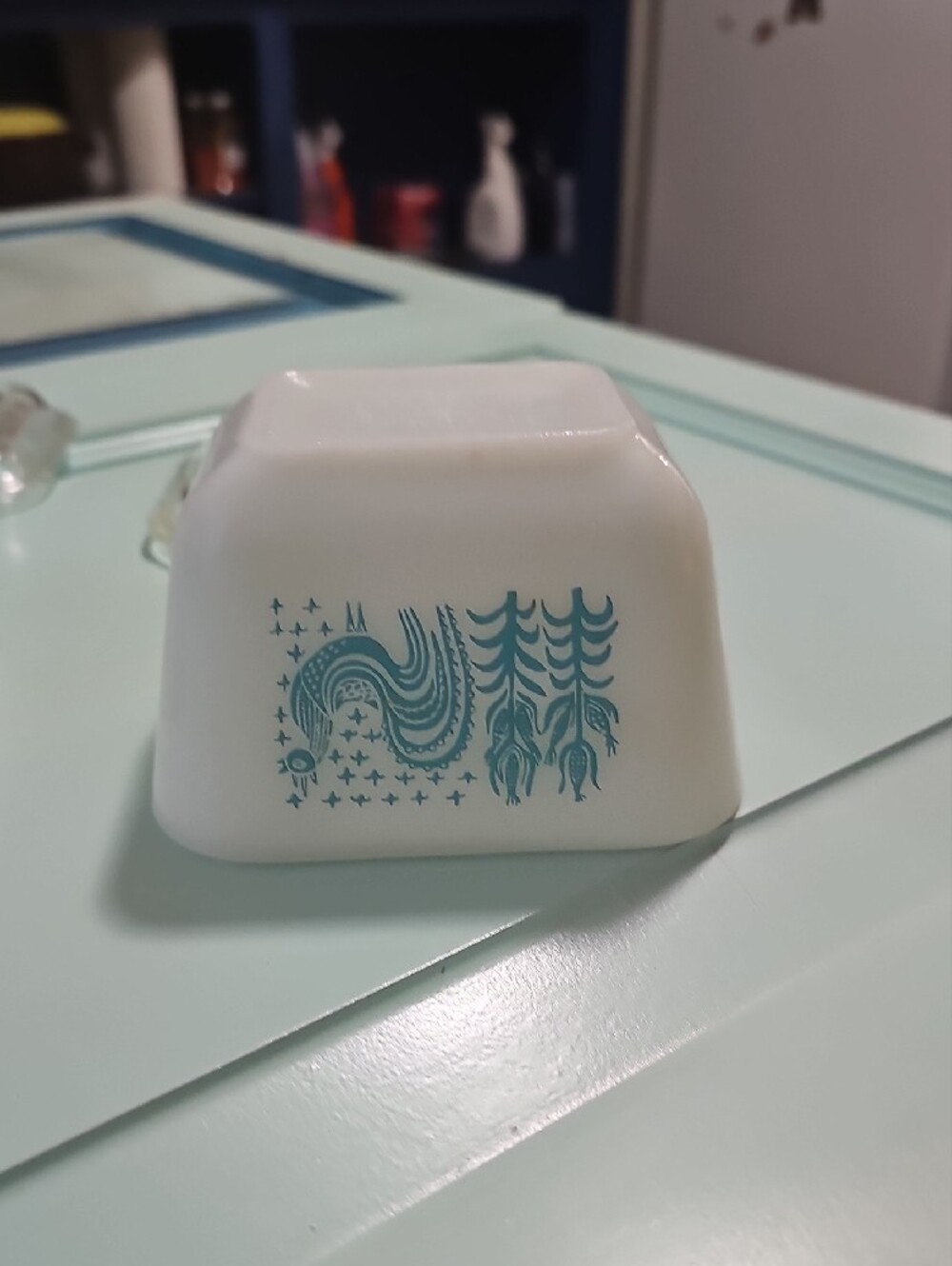 Vintage Pyrex Amish Butterprint Dishes - Picture 9 of 9